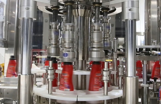 Tre tappatrice automatica della bottiglia di min 2000 BPH della struttura degli artigli