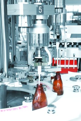 Tappatrice automatica della bottiglia dei semi di 2500 BPH