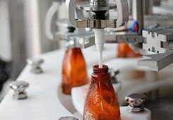 Etichettatrice di coperchiamento e dell'imbottigliamento di plastica dello sciampo di 4 teste