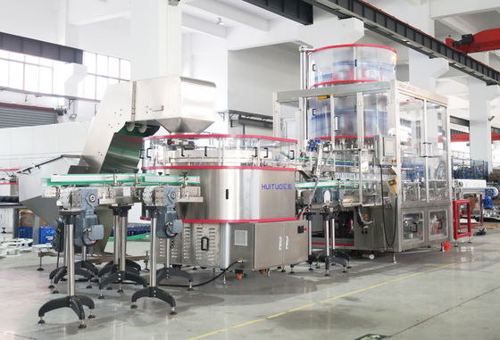 Tappatrice di riempimento 12000B/h 4KW del prodotto disinfettante antisettico della mano