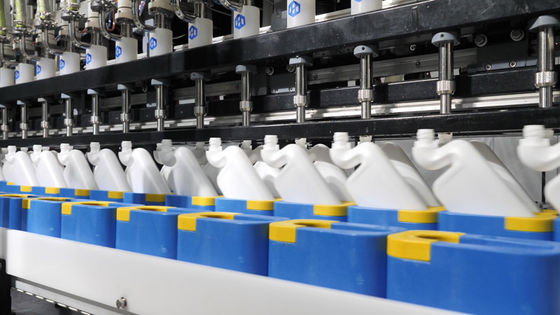 Toilette che pulisce la linea di produzione di riempimento liquida 4KW 5000bph