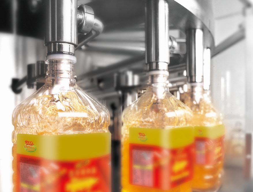 Imbottigliatrice dell'olio da tavola del touch screen